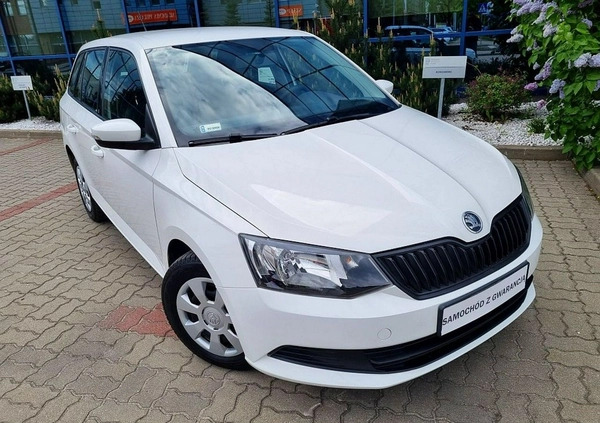 Skoda Fabia cena 29999 przebieg: 200000, rok produkcji 2017 z Zamość małe 277